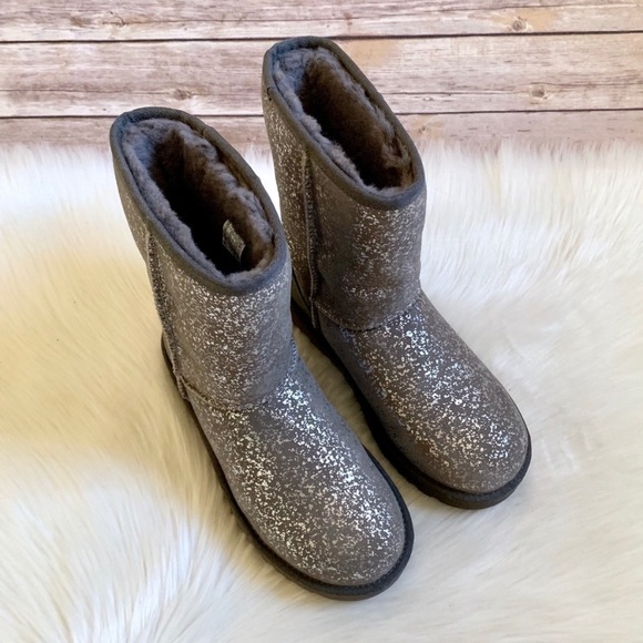 UGG Classic Short II Foil Glam Boots - Picture 4 of 7